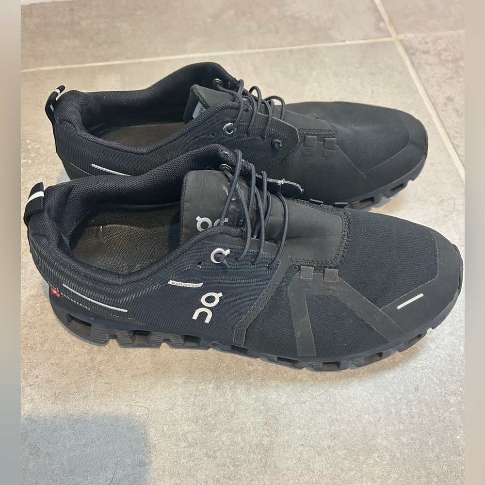 On cloud sneakers - image 1